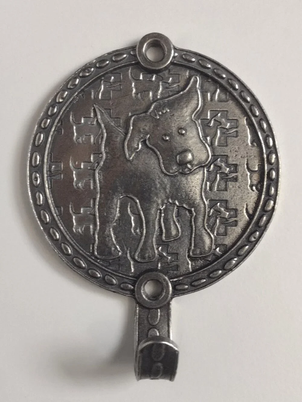 Tin Woodsman Pewter Decorative Wall Hook, Round, Leash Hanger Dog Puppy Banfield
